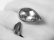 ZWISCHENRING (IN-BETWEENER)